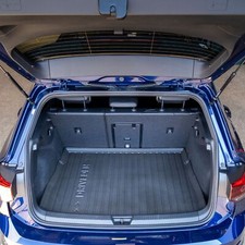 DriveDen Fitted Rubber Boot Liner for VW Golf Hatchback Mk.8 20-25 Raised Floor