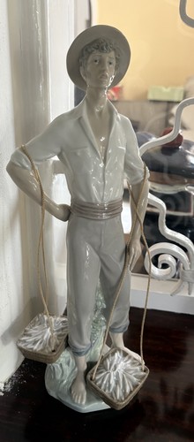 Lladro porcelain figure 4802 - porcelain, "4802