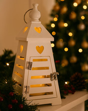 White Wooden Lantern Heart LED