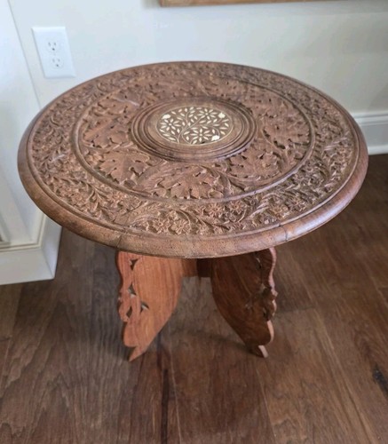 Vintage wood engraved round - engraved,