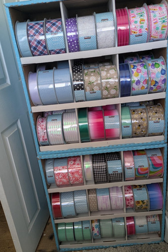 Entire roll wired seamless - of,