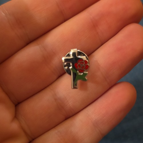 Small rose and cross - small.,