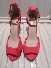Monsoon Sandals Size 5 Coral
