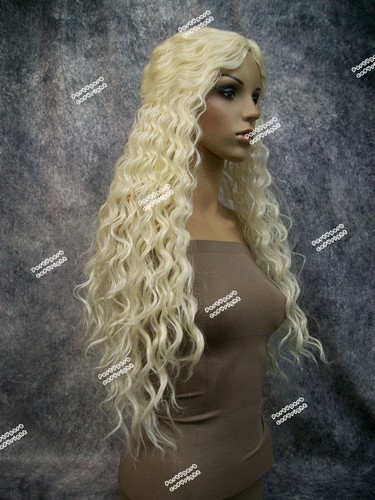 Blonde renaissance maiden - blonde,