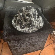 River island reversible bucket