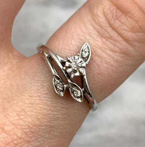 Diamond ring 10ct gold - ring,