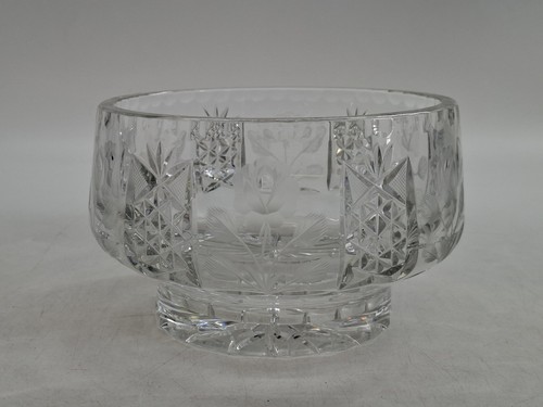 Cut glass bowl - , rose