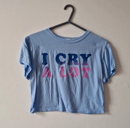 Cry lot crop top - a,