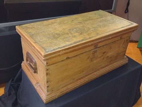 Primitive 1800s carpenters - 1800s,