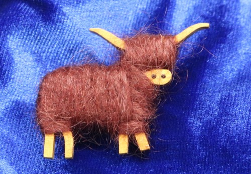 Highland cow brooch pin - brooch, hand