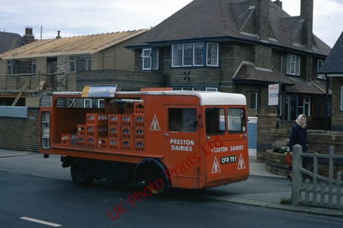 Photo 12x8 electric - milk, float