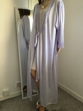 Vtg 70s  Triumph Soft Lilac