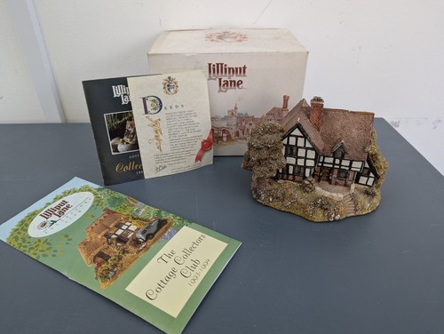 Lilliput lane cottage - lane, in
