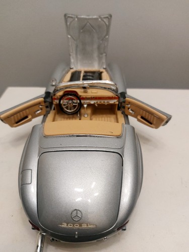 Burago mercedes benz model - mercedes,