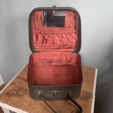 Beautiful Vintage Old Dark Green Vanity Case With Silky Interior & Mirror