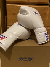 Winning boxing glove 12 oz