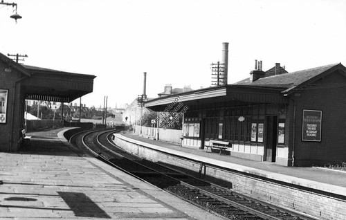 Abbeyhill train station - train,