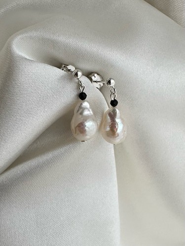 Baroque pearl and black - baroque, spinel