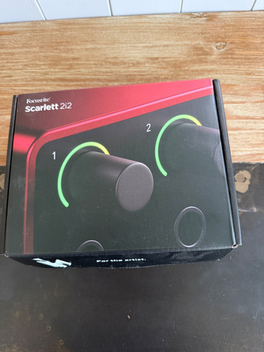 Focusrite scarlett 2i2 4th - scarlett,