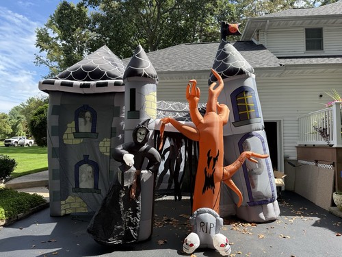 Gemmy halloween inflatable - gemmy,