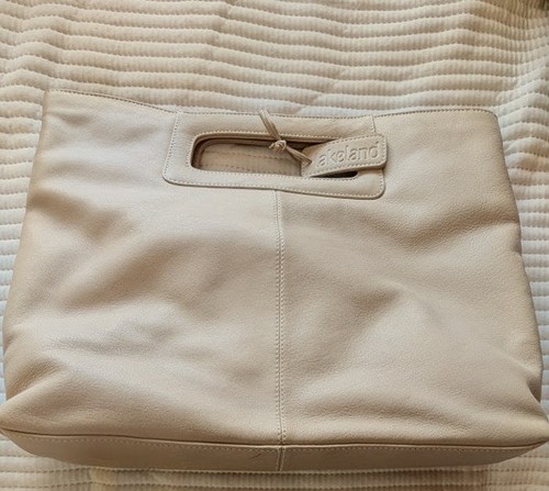 Lakeland medium leather - lakeland,