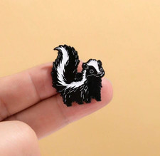 Skunk Enamel Pin Badge Brooch – Decorative Lapel Charm, Jewellery Gift