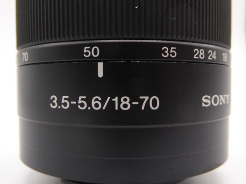Sony 70mm 5 6 macro - dt, f3.5-5.6