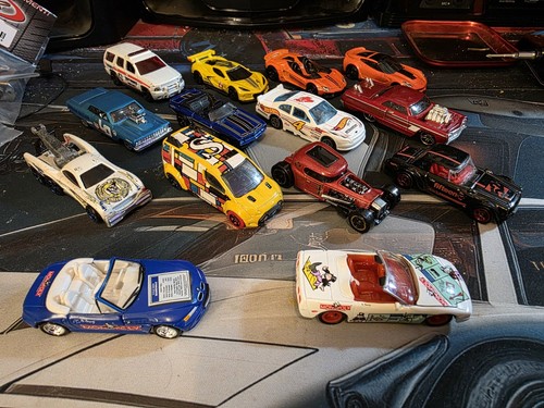 Mixed toy cars bundle - mixed,