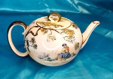 THE GLEANERS OLD ENGLISH SCENE ROYAL DOULTON TEAPOT SMALL 3.5 X 7 INCHES REAR