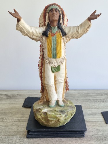 Vintage 1981 universal - vintage,