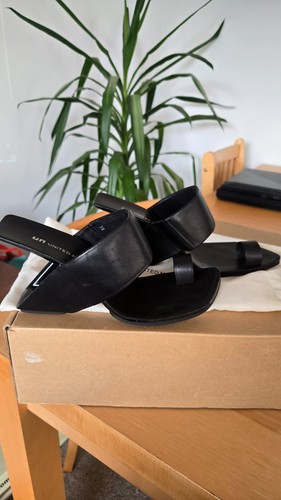 United nude porn toe black - nude,