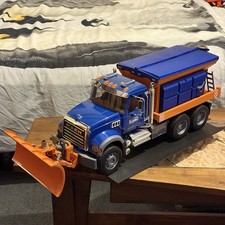 Bruder MACK Granite Winter