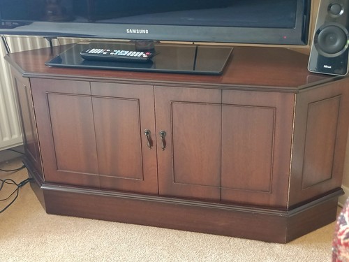 Mahogany finish corner - corner, unit