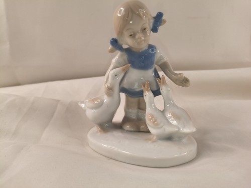 Vintage goose girl figure - vintage,