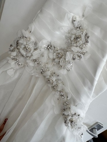 Stunning wedding dress - wedding,