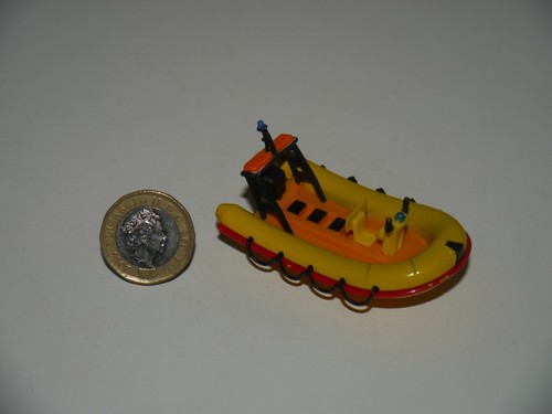 Fireman sam toys die - fireman, die-cast