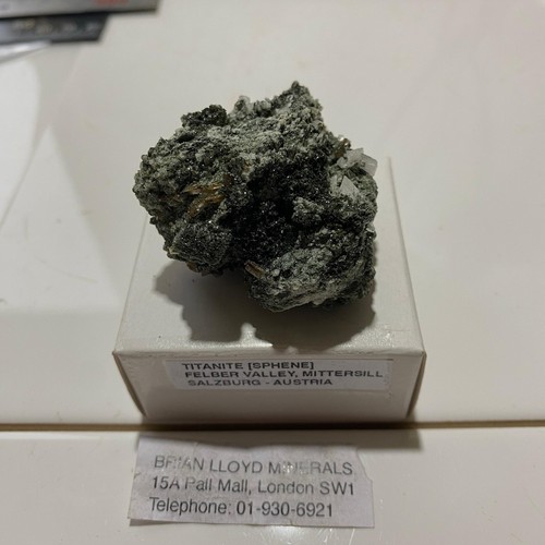 Sphene adularia chlorite etc - sphene/adularia/chlorite, [etc]