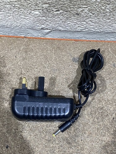 Switching adaptor uk - 9v,