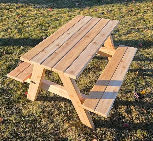 Kids picnic table - picnic,