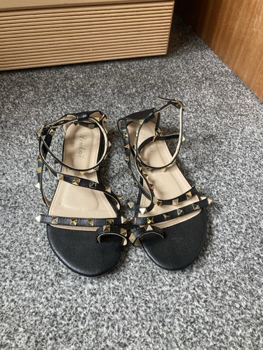 Ladies black gold stud - gold, flat