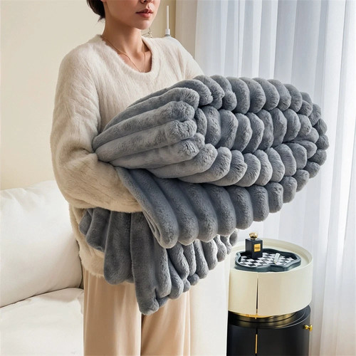 Large ribbed faux - fur, warm