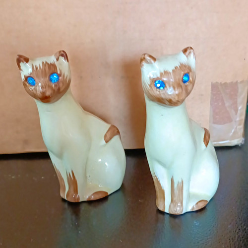 Pair ceramic pottery - pair, cat