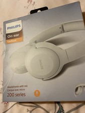 Philips ear headphones - on,