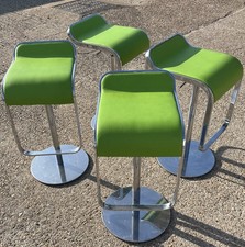 Vintage Breakfast Bar/Bar/Man Cave, Swivel, Rise & Fall Stools/Seats.