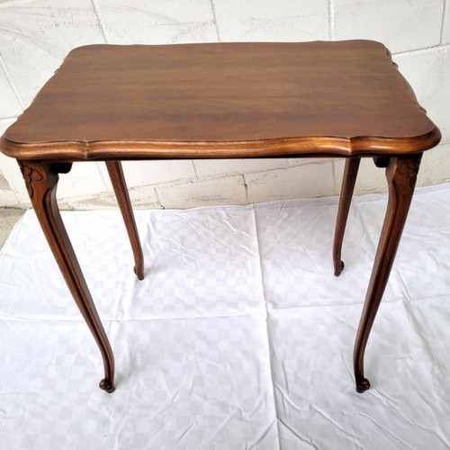 Baroque table walnut - ,