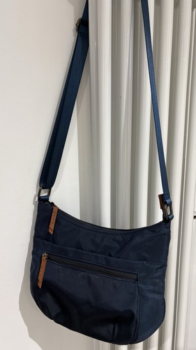 Clark navy blue shoulder - clark’s,