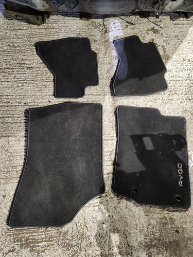 Toyota aygo floor mats - aygo,