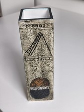 TROIKA POTTERY Coffin Vase - Signed by Sylvia Vallence (1967 - 1969)