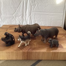 Schleich Animal Bundle X5 Rhino, Hippo, Chimps, Husky And Rabbit