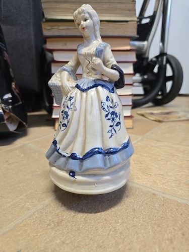 Vintage porcelain music box - porcelain,